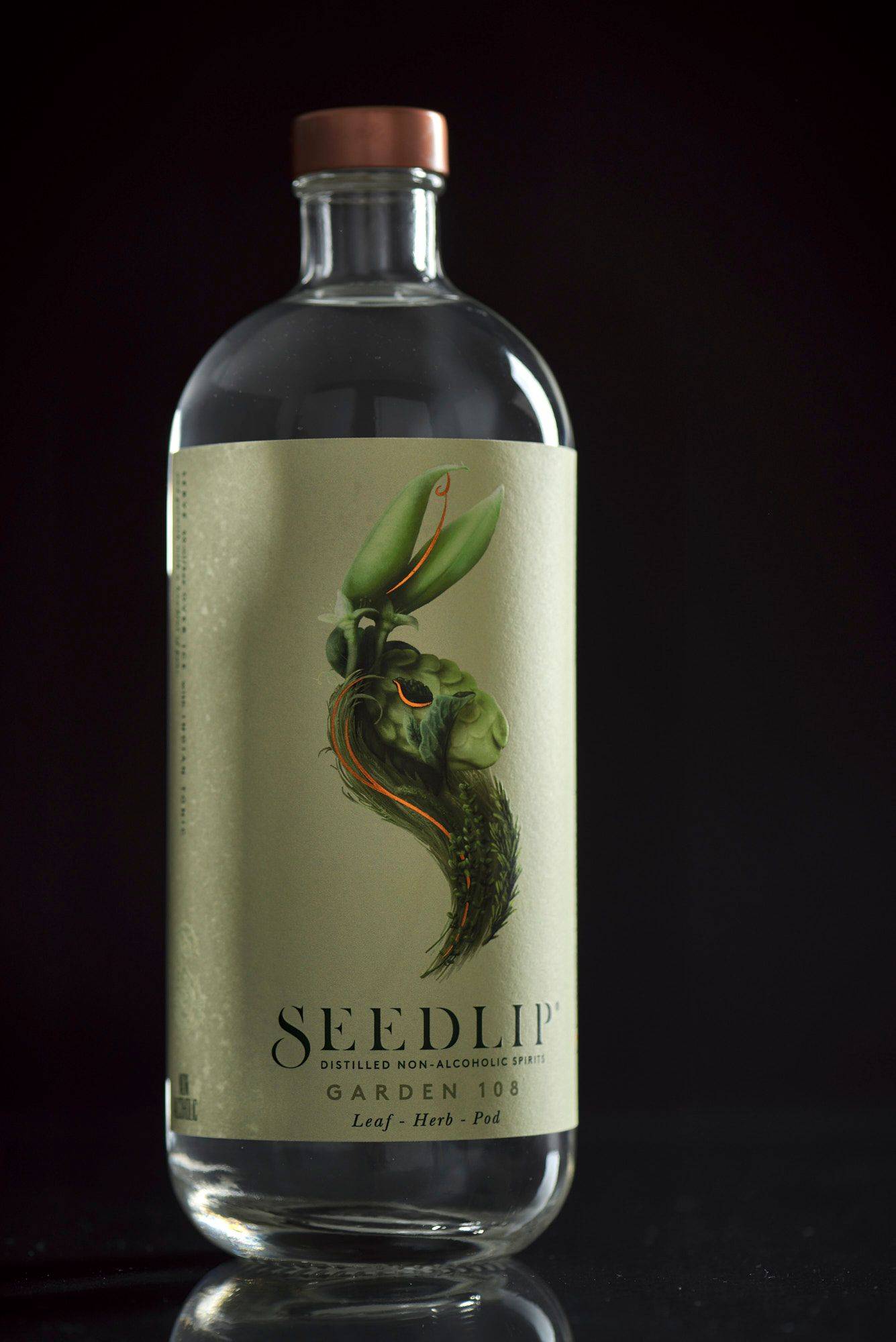 seedlip-garden a bottle of alcohol-free spirit seedlip garden on black background