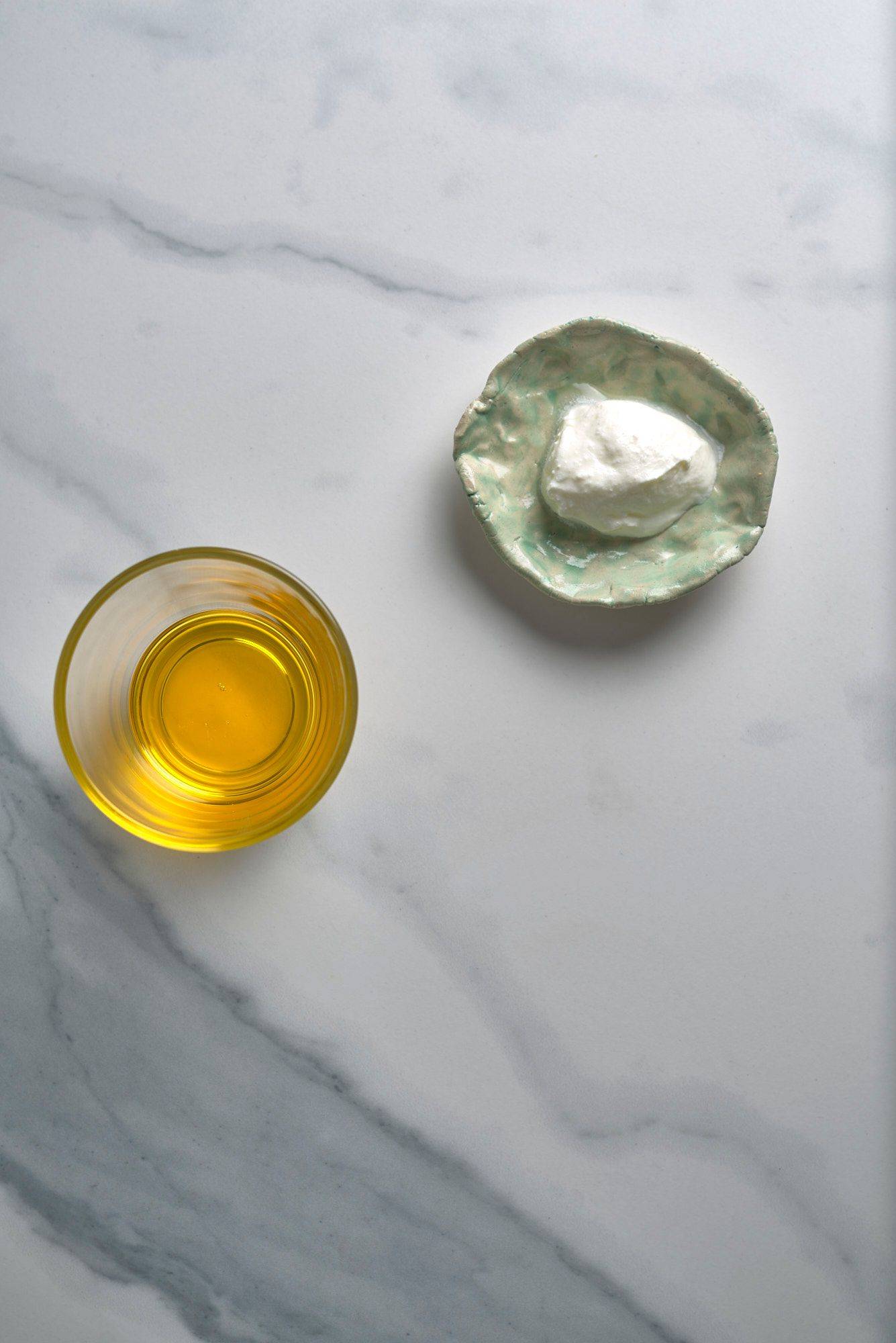 linseed-oil-and-quark linseed oil and quark on a marble table