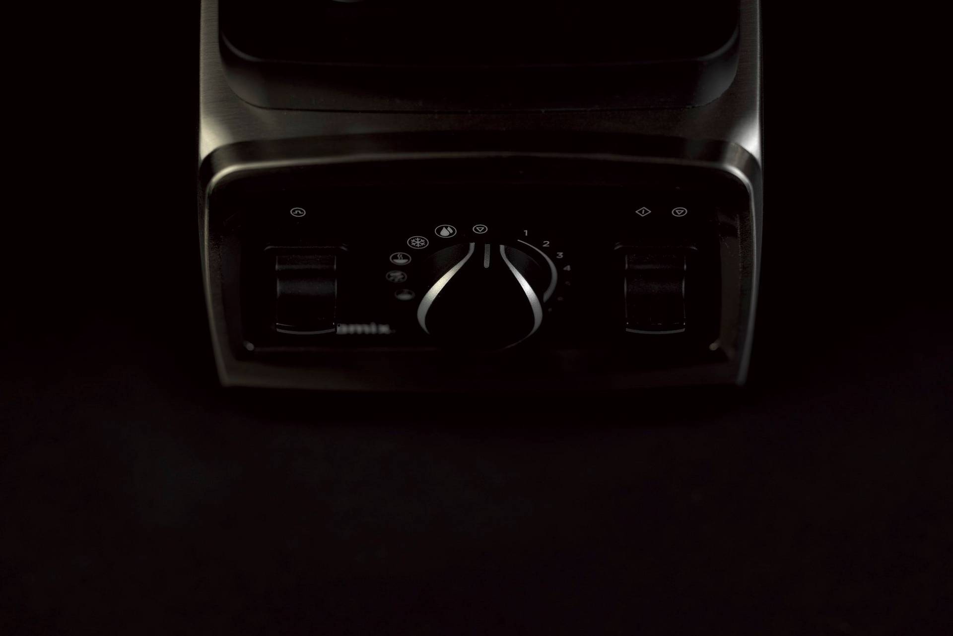 vitamix-professional-series-750-kitchen-blender vitamix professional series 750 kitchen blender on black background