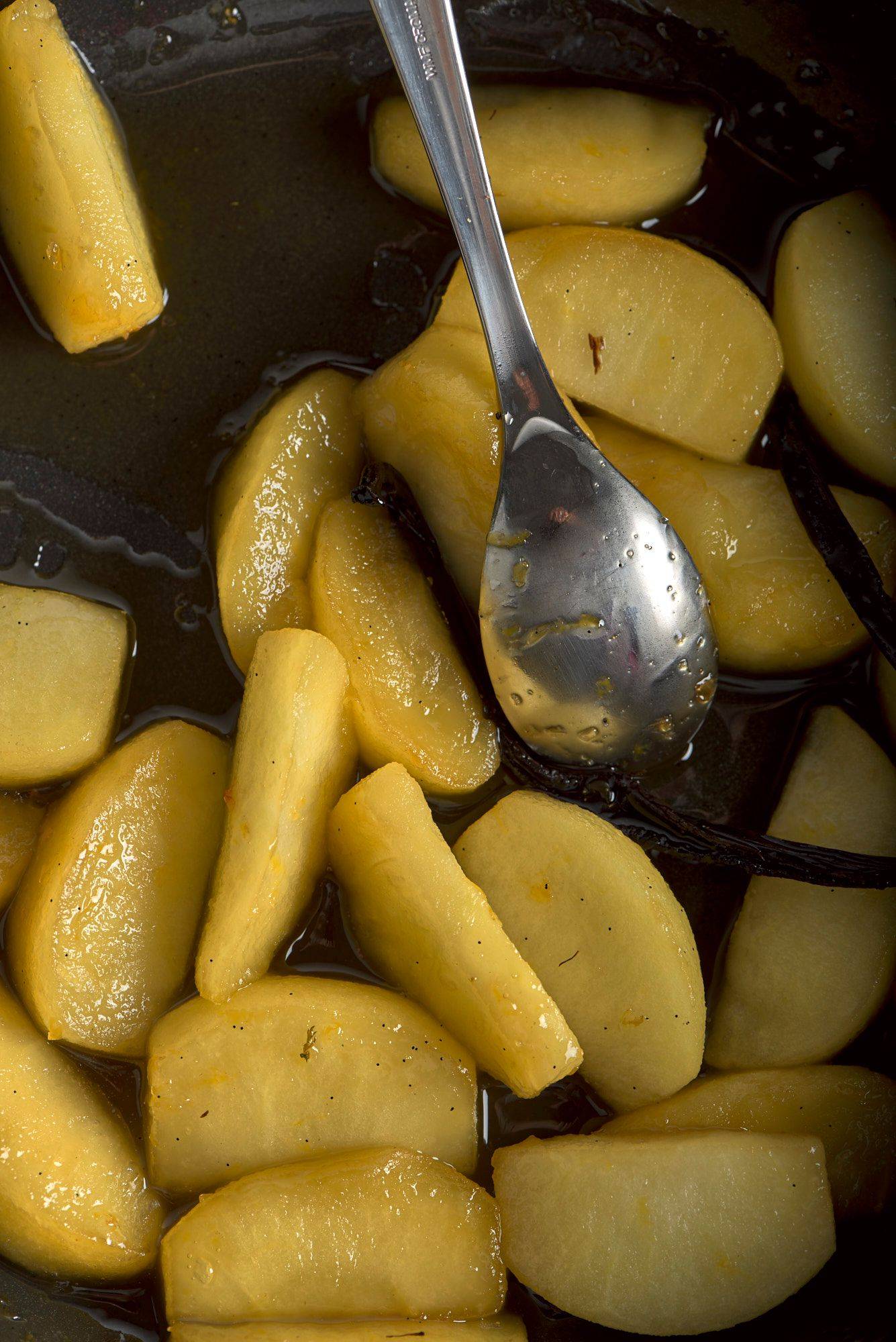 caramelized-apples caramelized apples in a pan
