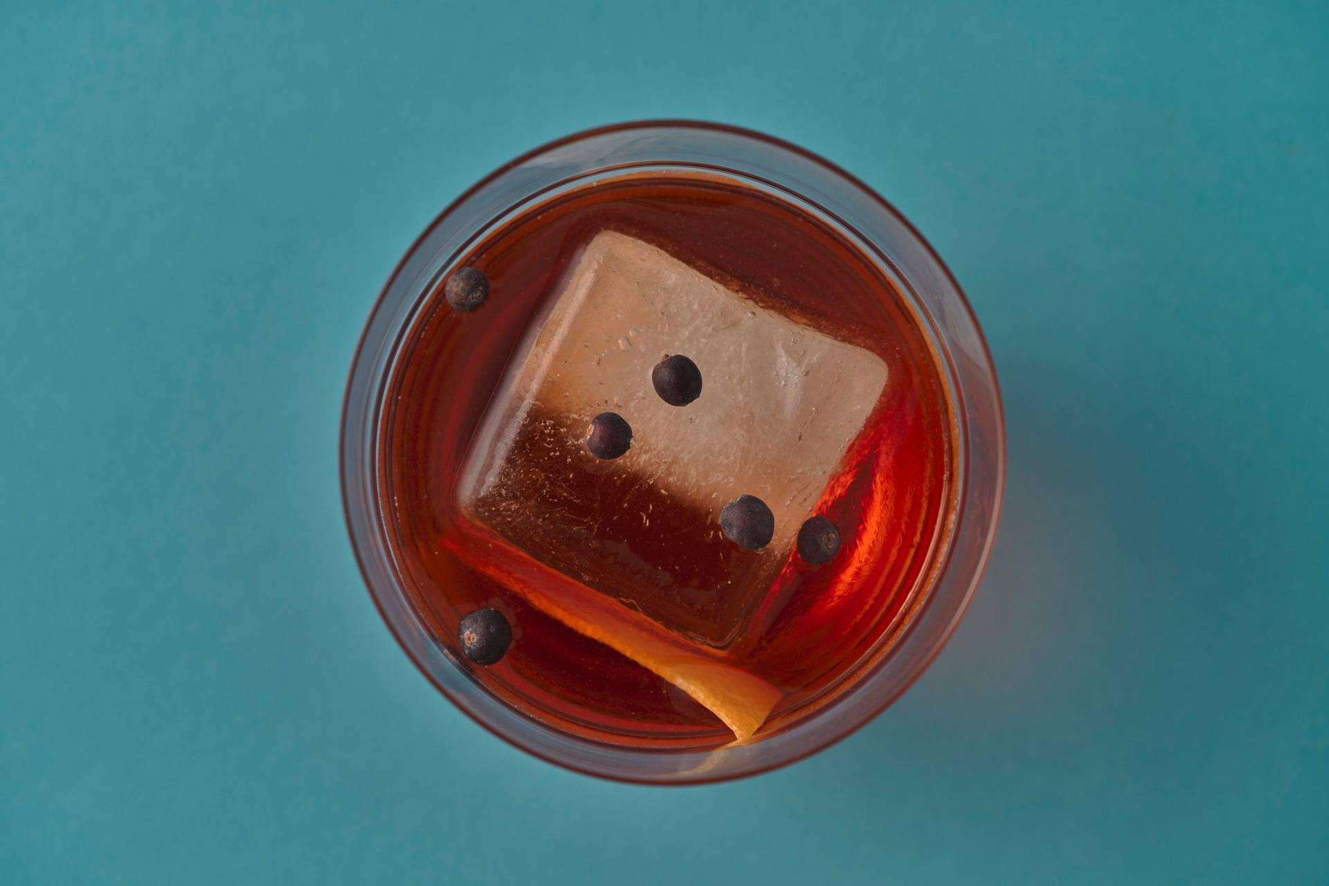negroni-aperitif-with-the-london-number-one-gin negroni aperitif with the london number one gin on blue background