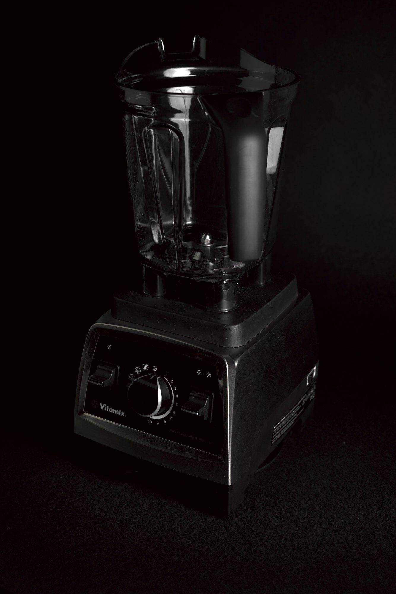 vitamix-professional-series-750-kitchen-blender vitamix professional series 750 kitchen blender on black background
